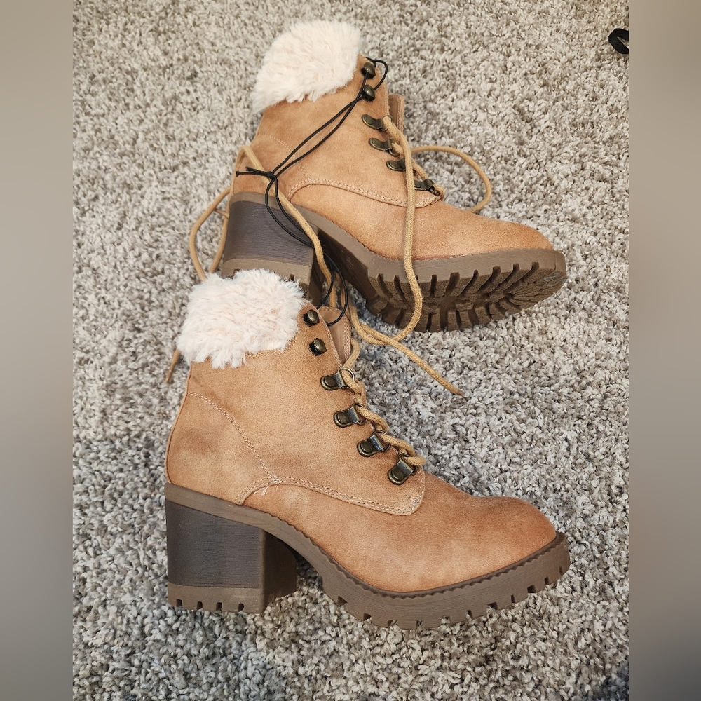 Faux fur booties - Picture 1 of 3